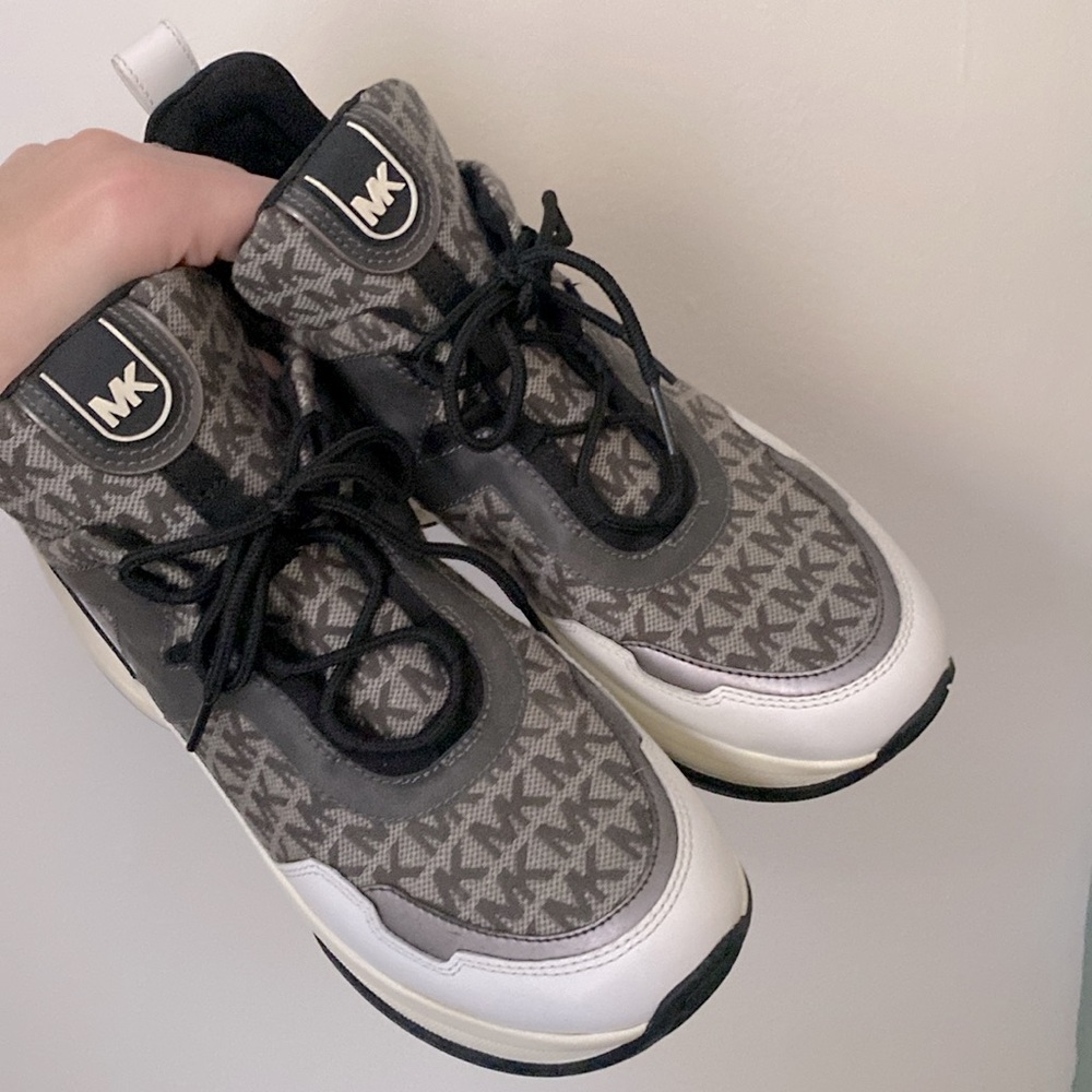 Micheal kors sneakers gray size 11 - Picture 4 of 4